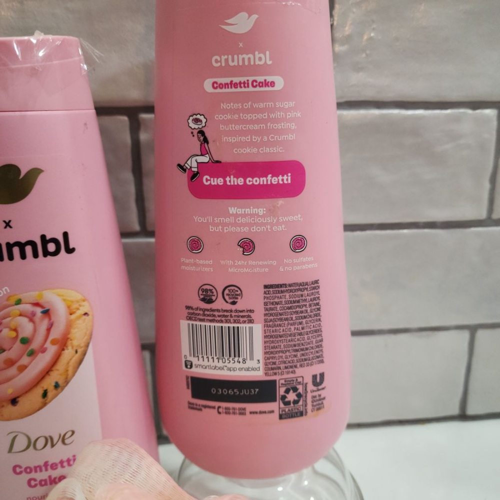 Dove Confetti Cake, 2 Bottles. 20 oz Each. Limited Edition Bath Pouf - Picture 2 of 3